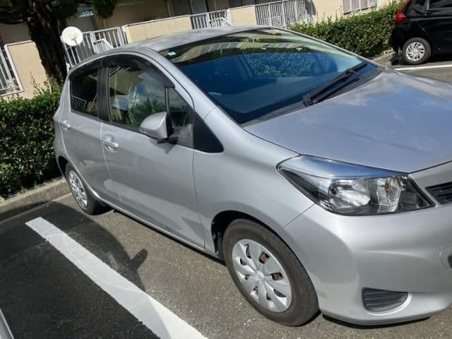 Car thumbnail 3