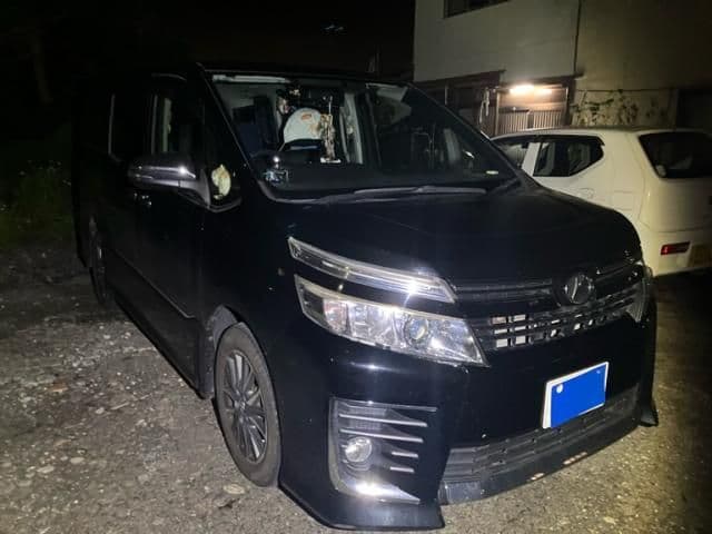 TOYOTA VOXY 4WD