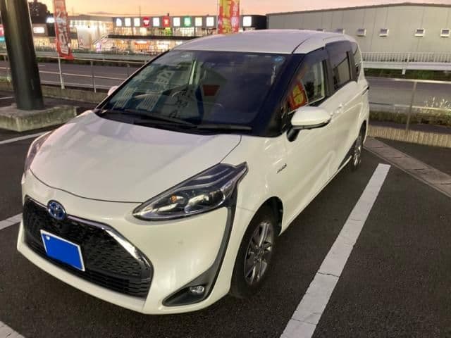 TOYOTA SIENTA HYBRID