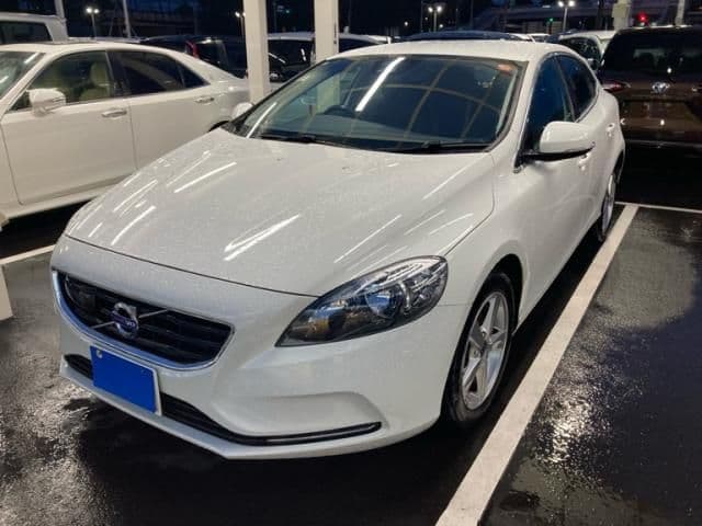 VOLVO VOLVO V40