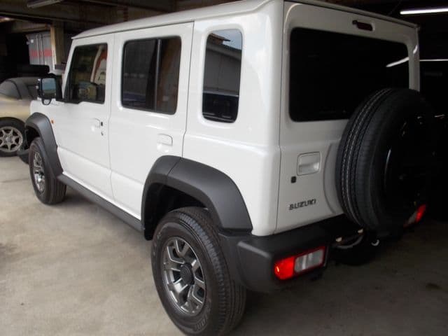 Car thumbnail 3