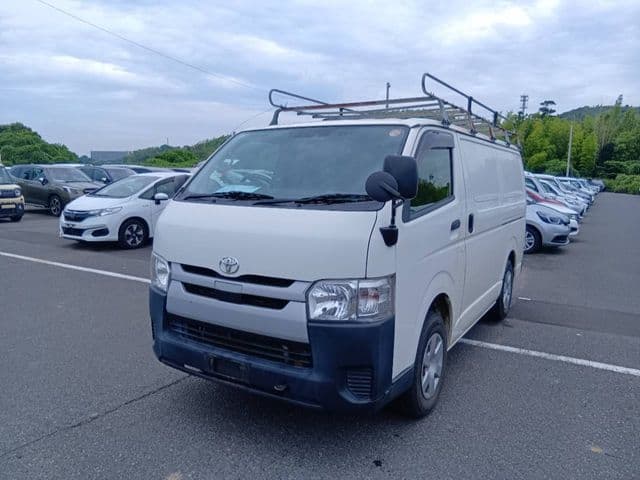 TOYOTA REGIUSACE van 4WD