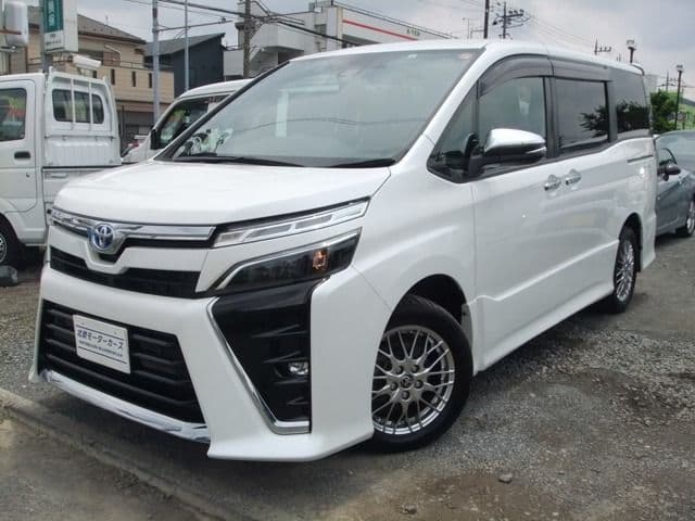 TOYOTA VOXY HYBRID