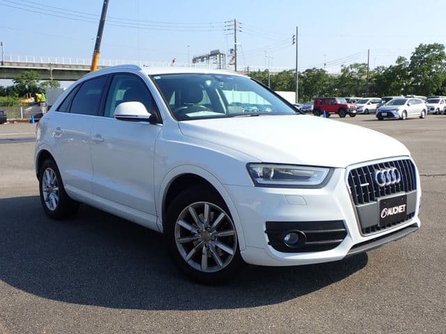 AUDI AUDI Q3