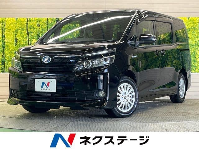 TOYOTA VOXY HYBRID