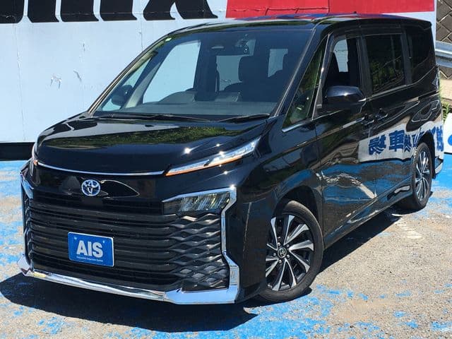 TOYOTA VOXY HYBRID
