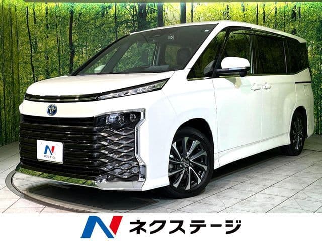 TOYOTA VOXY HYBRID