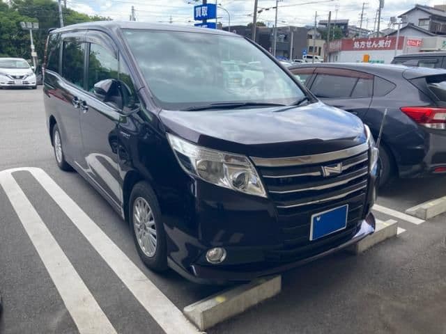 TOYOTA NOAH HYBRID