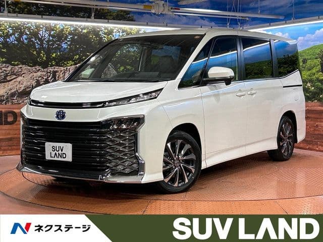 TOYOTA VOXY HYBRID