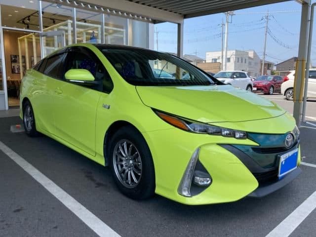 TOYOTA PRIUS PHV
