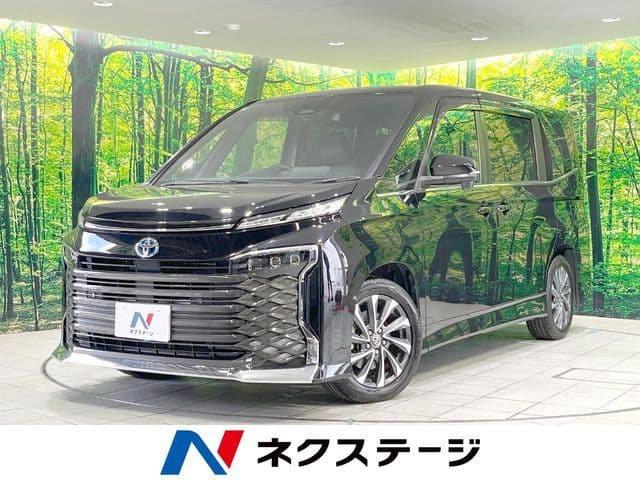 TOYOTA VOXY HYBRID