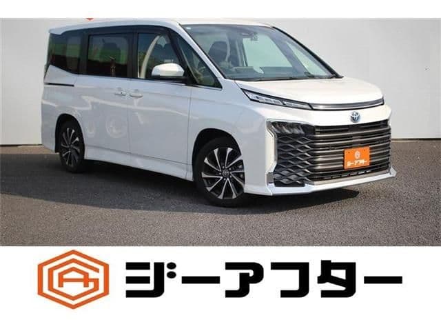 TOYOTA VOXY HYBRID