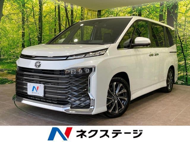 TOYOTA VOXY HYBRID