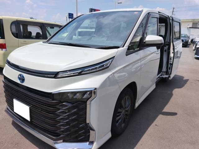 TOYOTA VOXY HYBRID