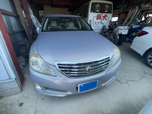 TOYOTA CROWN sedan