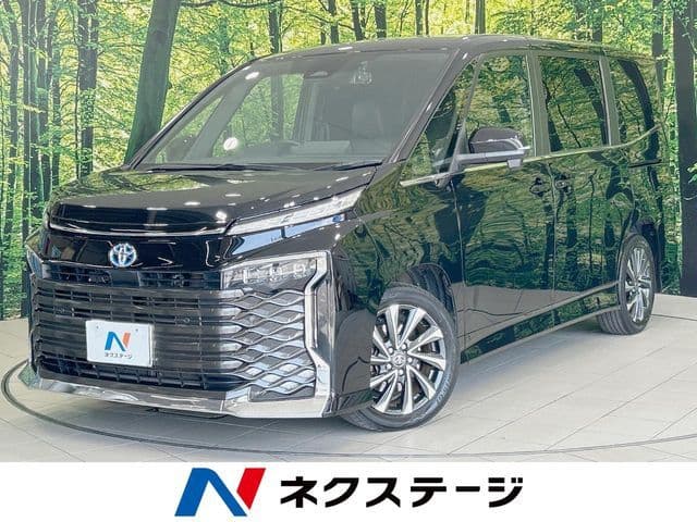 TOYOTA VOXY HYBRID