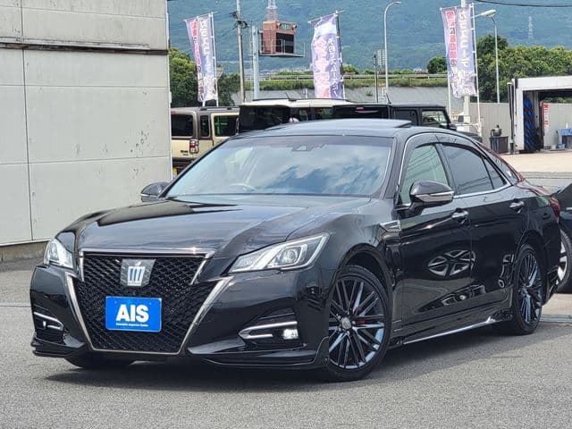 TOYOTA CROWN sedan hybrid