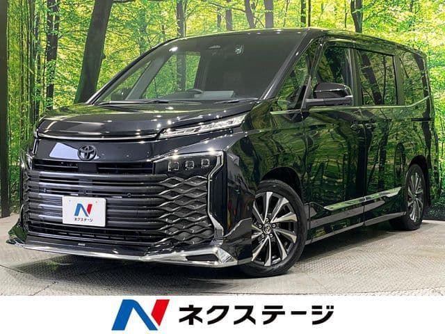 TOYOTA VOXY HYBRID