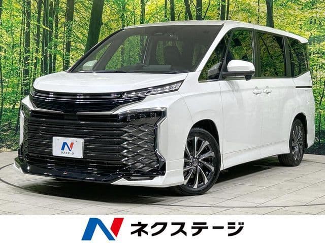 TOYOTA VOXY HYBRID