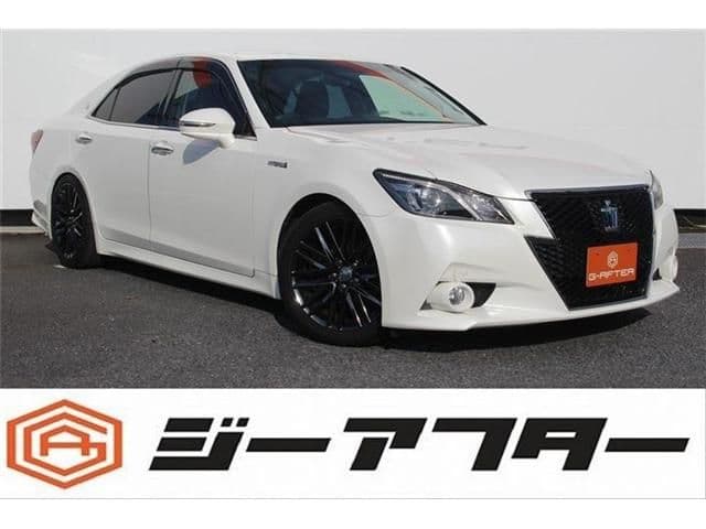TOYOTA CROWN sedan hybrid