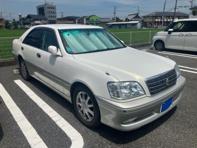 TOYOTA CROWN sedan