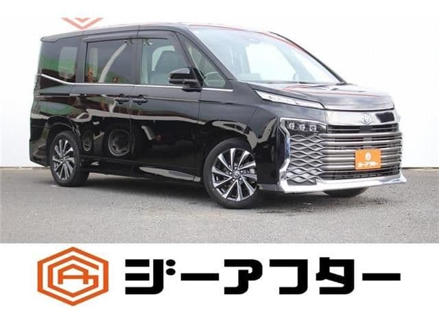 TOYOTA VOXY HYBRID