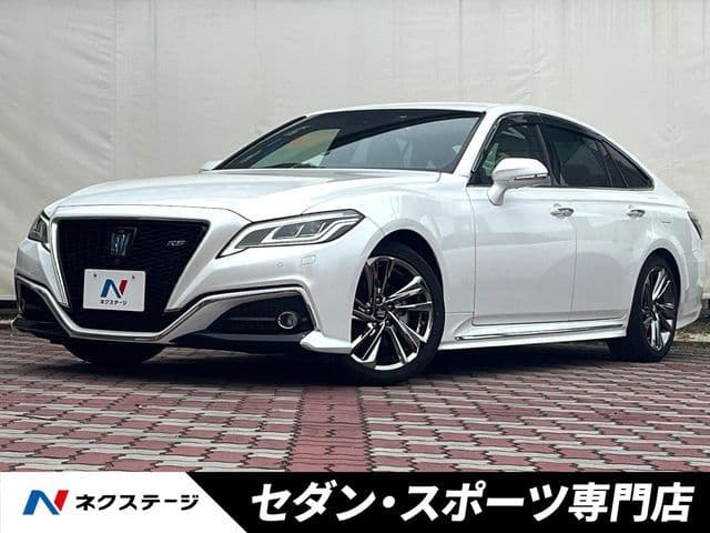 TOYOTA CROWN sedan hybrid