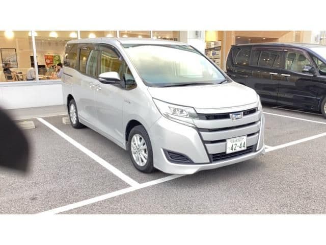 TOYOTA NOAH HYBRID