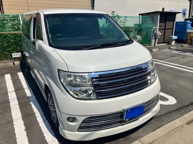 NISSAN ELGRAND 4WD