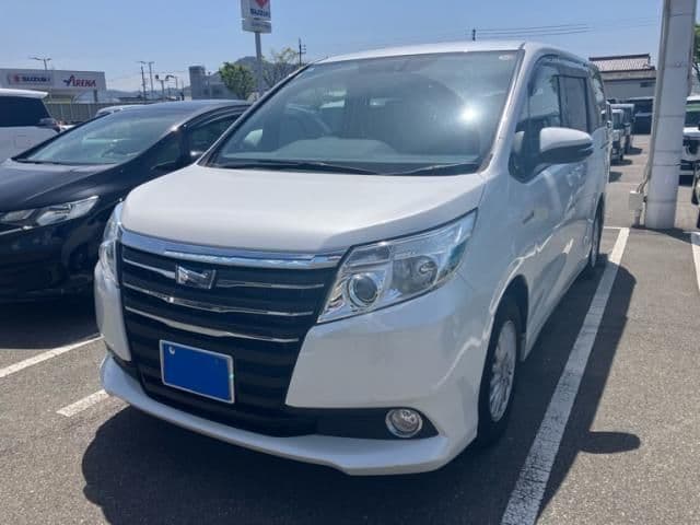 TOYOTA NOAH HYBRID