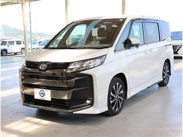 TOYOTA NOAH