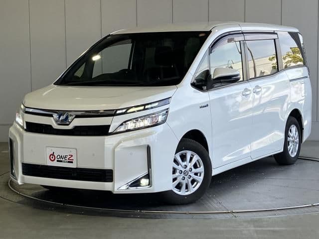 TOYOTA VOXY HYBRID