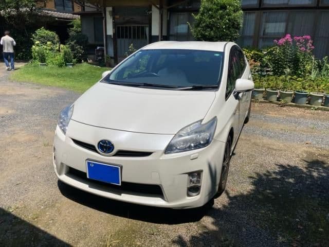 TOYOTA PRIUS