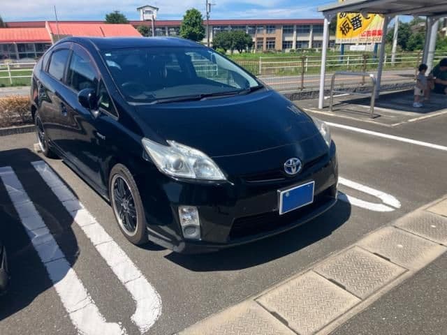 TOYOTA PRIUS