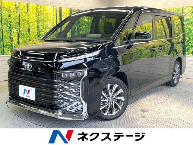 TOYOTA VOXY HYBRID
