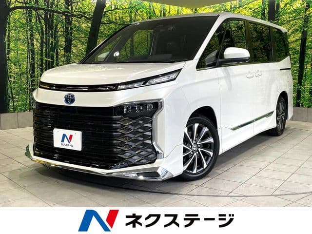 TOYOTA VOXY HYBRID