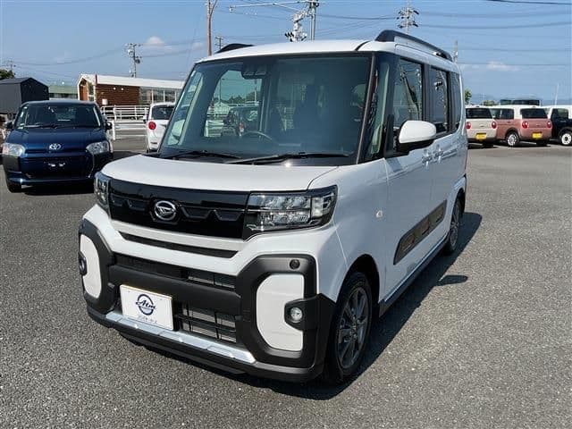 DAIHATSU TANTO FAN CROSS