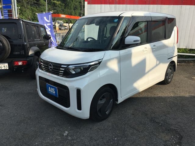 NISSAN ROOX