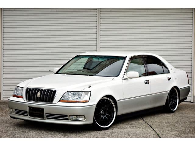 TOYOTA CROWN MAJESTA