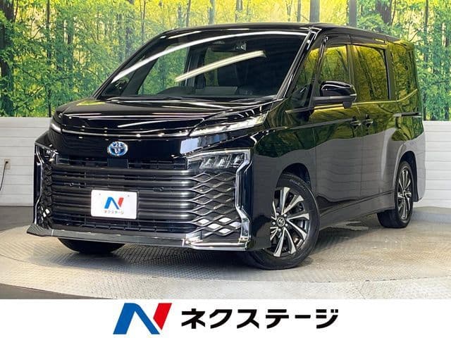 TOYOTA VOXY HYBRID