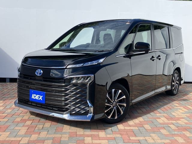 TOYOTA VOXY HYBRID