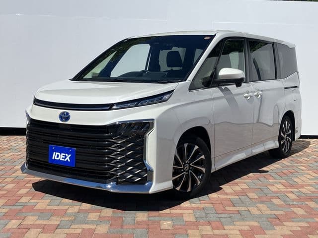 TOYOTA VOXY HYBRID