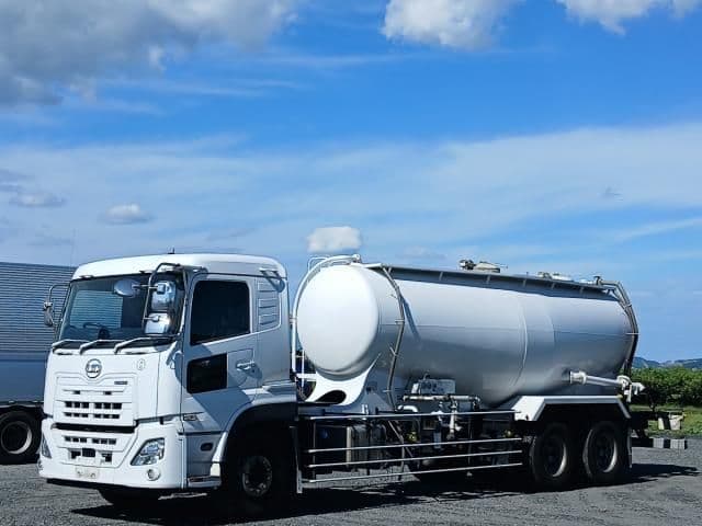 NISSAN DIESEL Quon