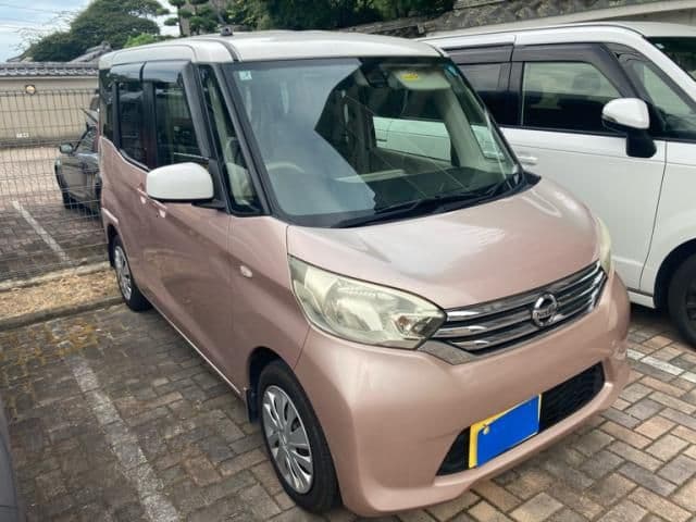 NISSAN DAYZ ROOX