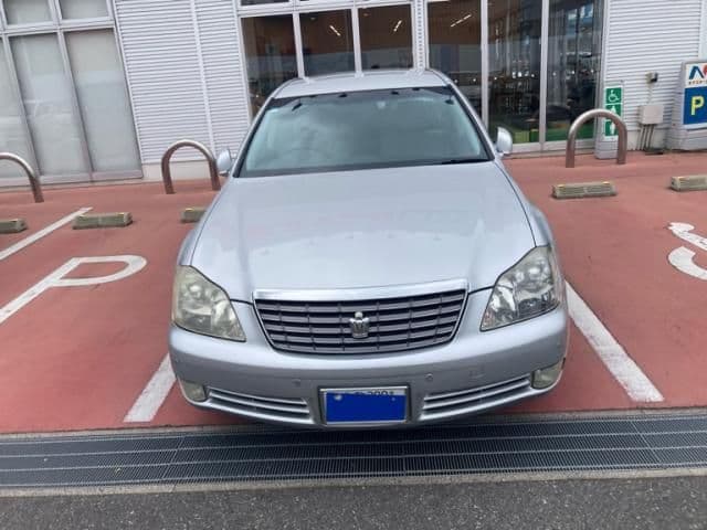 TOYOTA CROWN sedan