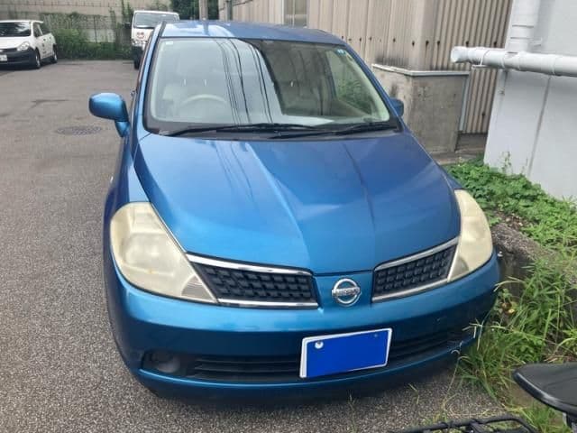 NISSAN TIIDA
