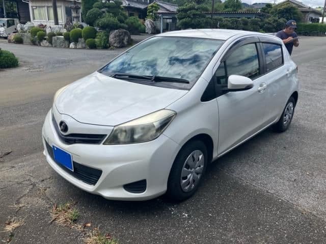 TOYOTA VITZ