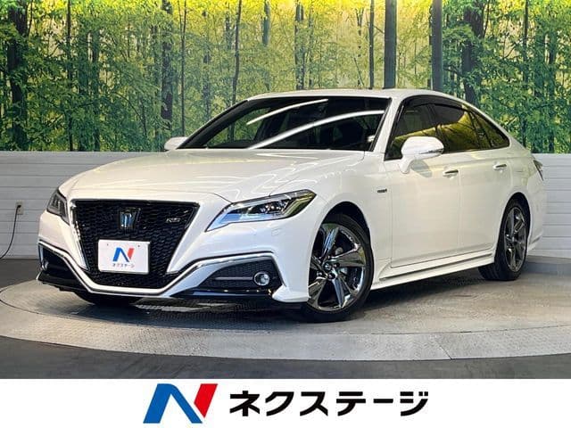 TOYOTA CROWN sedan hybrid