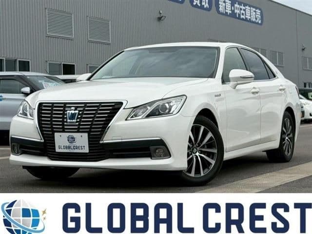 TOYOTA CROWN sedan hybrid