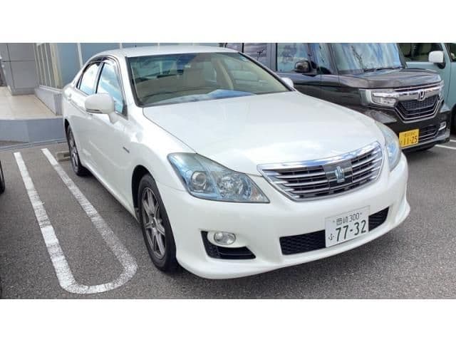TOYOTA CROWN sedan hybrid